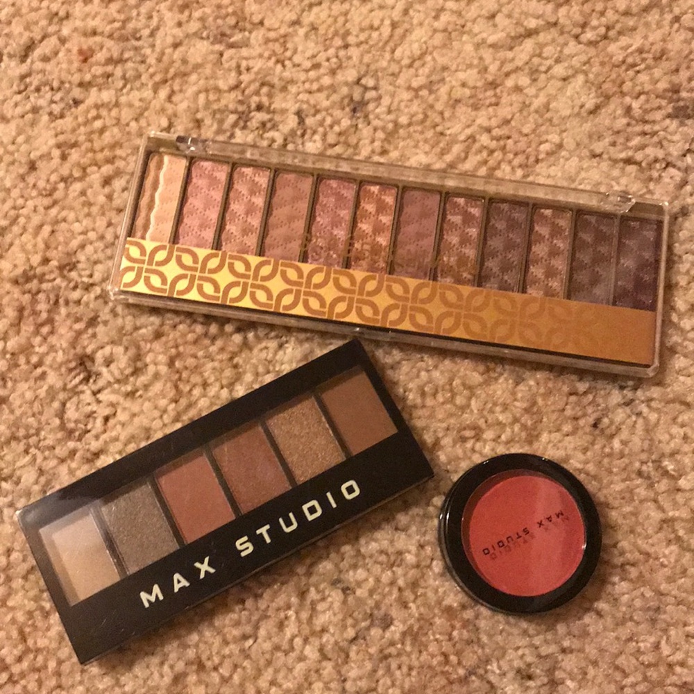 Makeup bundle